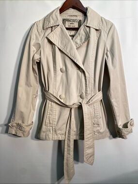 per una Cream Double-Breasted Belted Trench Coat